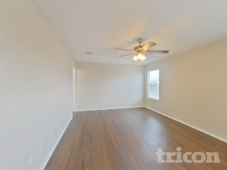 Building Photo - 1221 Dianthus Dr