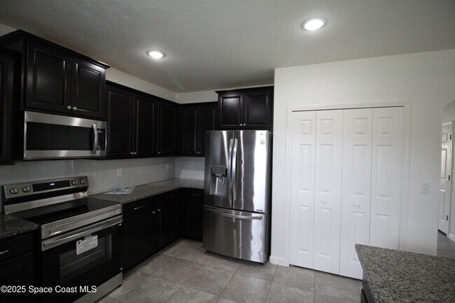 Building Photo - 4369 Alligator Flag Cir