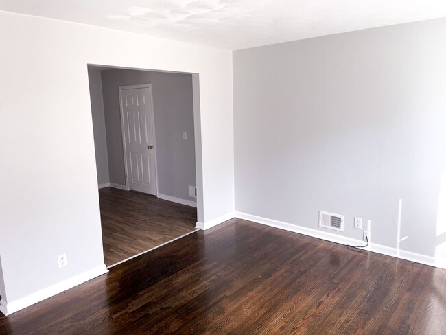 Building Photo - 3861 Darlene Dr