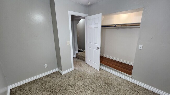 Building Photo - 4 bed 2 bath house in Edmond, OK next to UCO campus