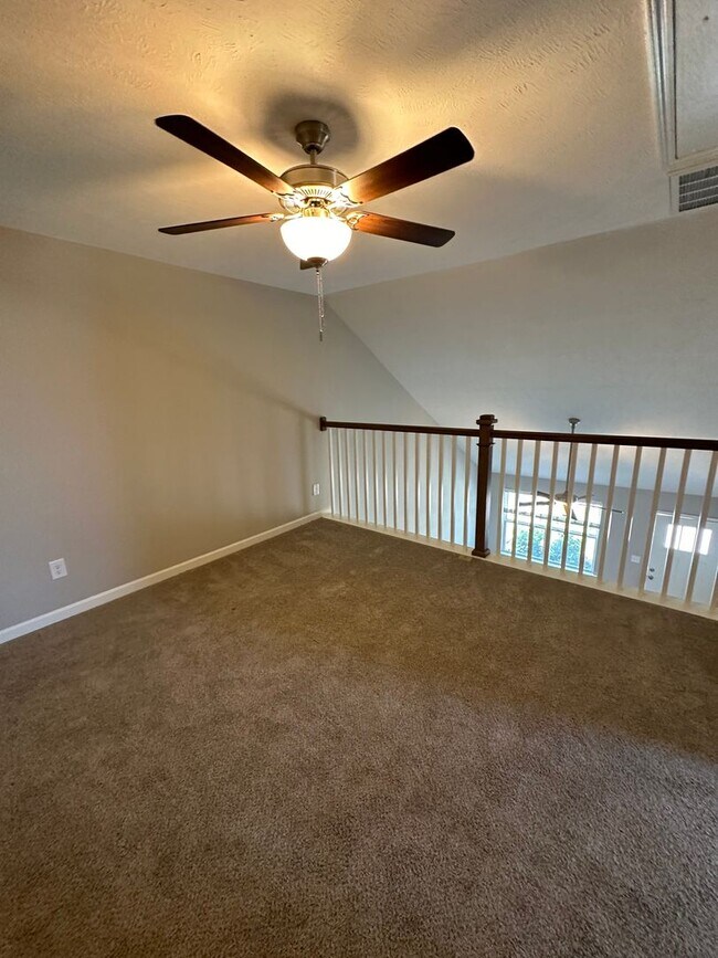 Building Photo - Beautiful 2 Bed 2.5 Bath Townhome *ZONED FOR BLACKMANS SCHOOLS*