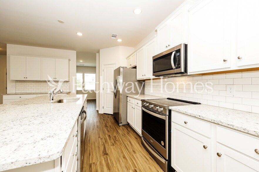 Building Photo - 105 Glacier Wy