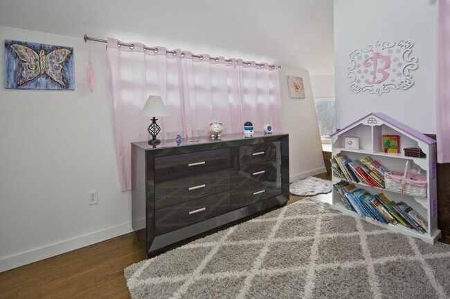 Building Photo - 135 Muzzy Rd