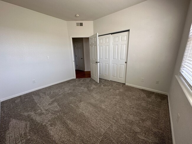 Building Photo - 3758 Ponderosa Ct