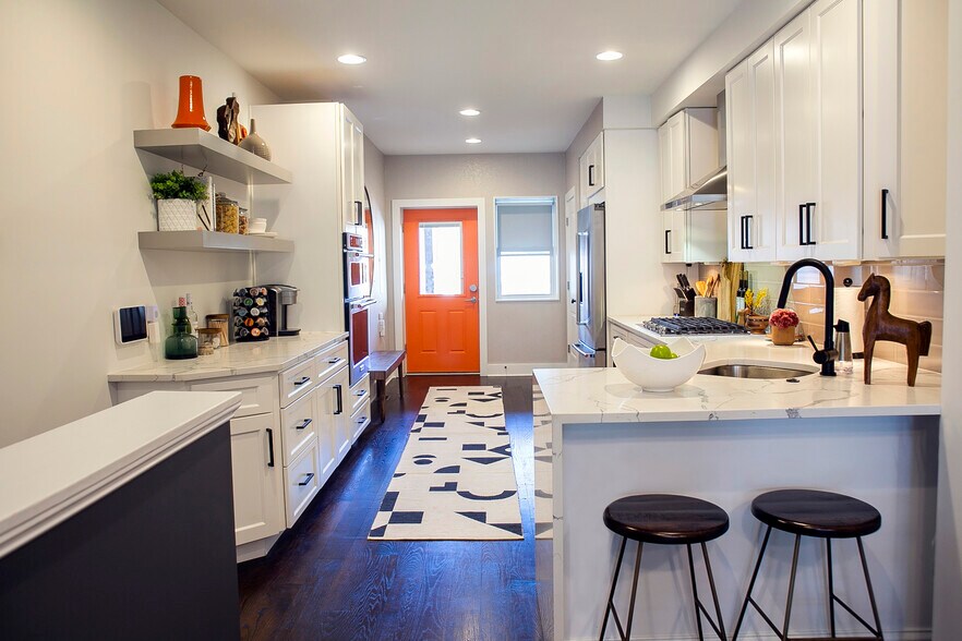 Building Photo - 524 E Fort Ave