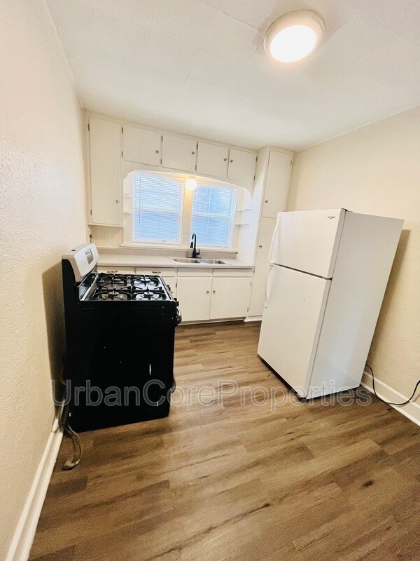 Building Photo - 232 4th St N