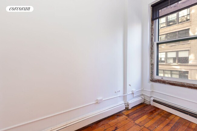 Building Photo - 143 W 21st St