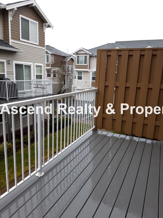 Building Photo - Sexton Mtn 3 Bed End Unit Townhome, Huge G...