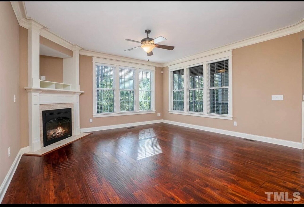 Building Photo - 79 Falconridge Dr