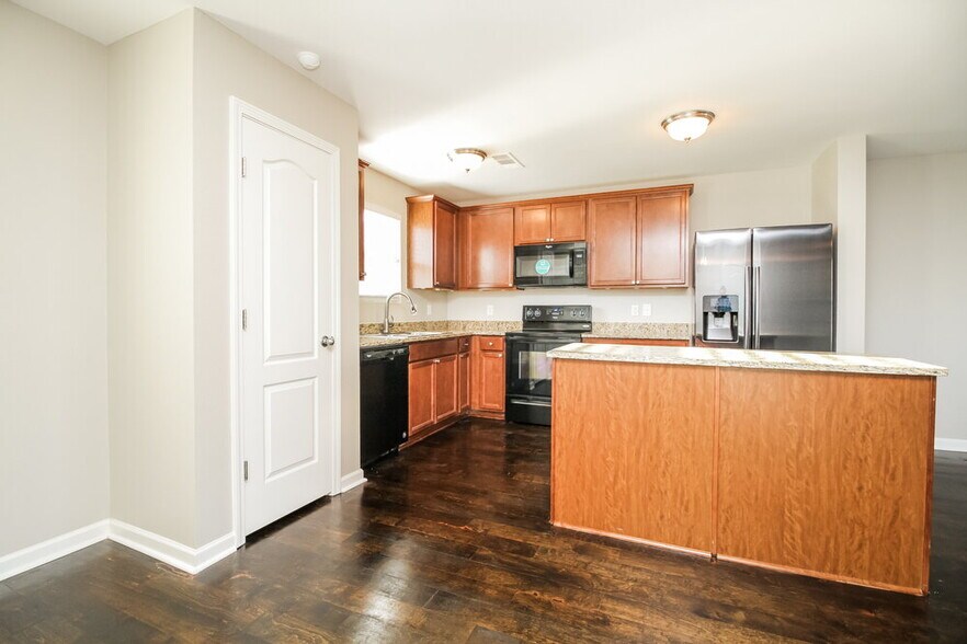 Building Photo - 3511 Pitchers Ln
