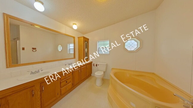 Building Photo - 189 Benjamin St