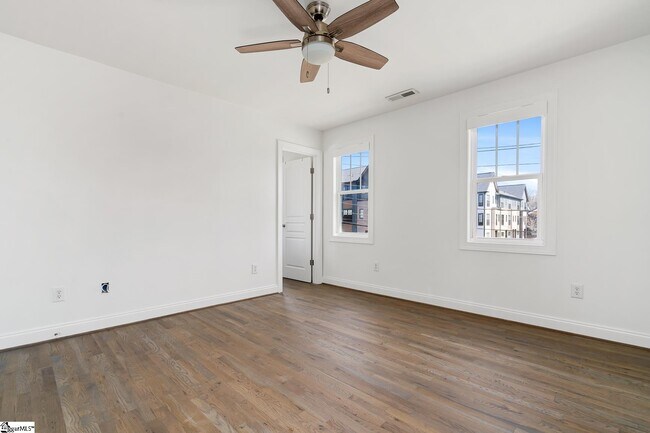 Building Photo - 309 Echols St