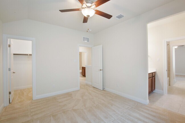 Building Photo - 148 Isabella Wy