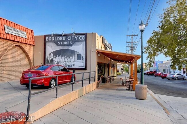 Building Photo - 870 Avenue B