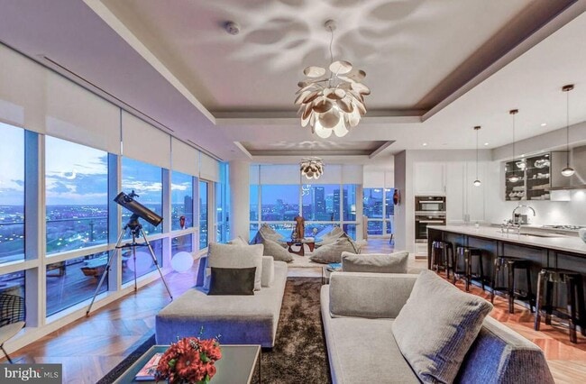 Building Photo - 300 International Drive