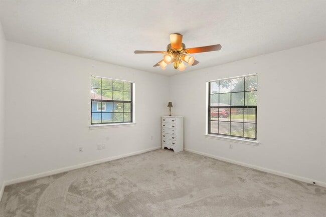 Building Photo - 405 Texas St