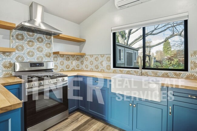 Building Photo - 7775 Dow Ave