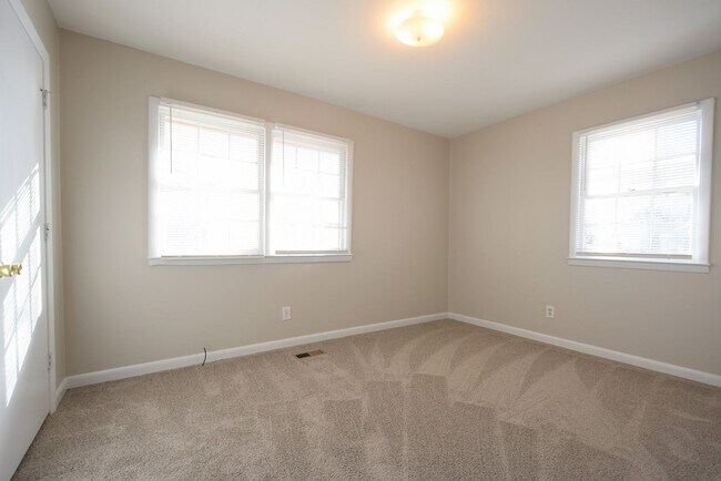 Building Photo - 5325 Trampas Ct