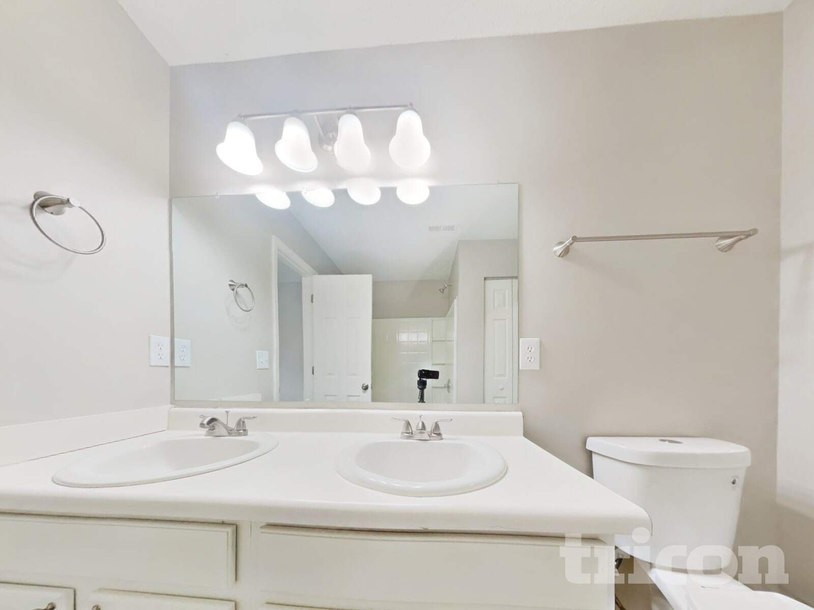 Building Photo - 26 Streamwood Way