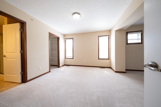 Building Photo - 15374 60th Ave N