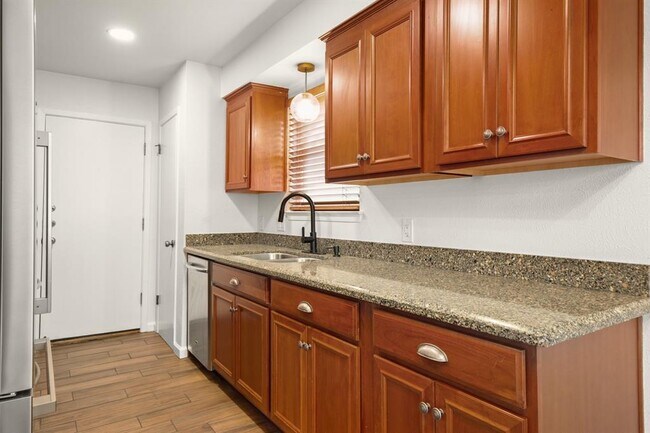 Building Photo - 2802 Nordham Dr