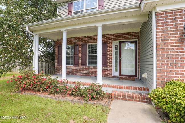 Building Photo - 215 Bonanza Dr