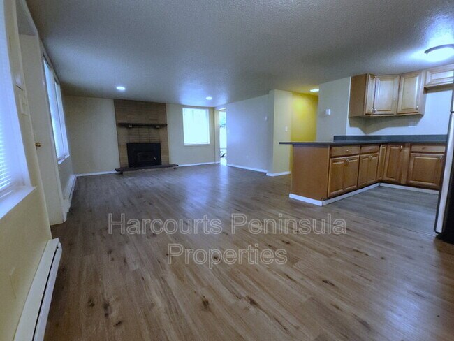 Building Photo - 7155 Tracyton Blvd NW