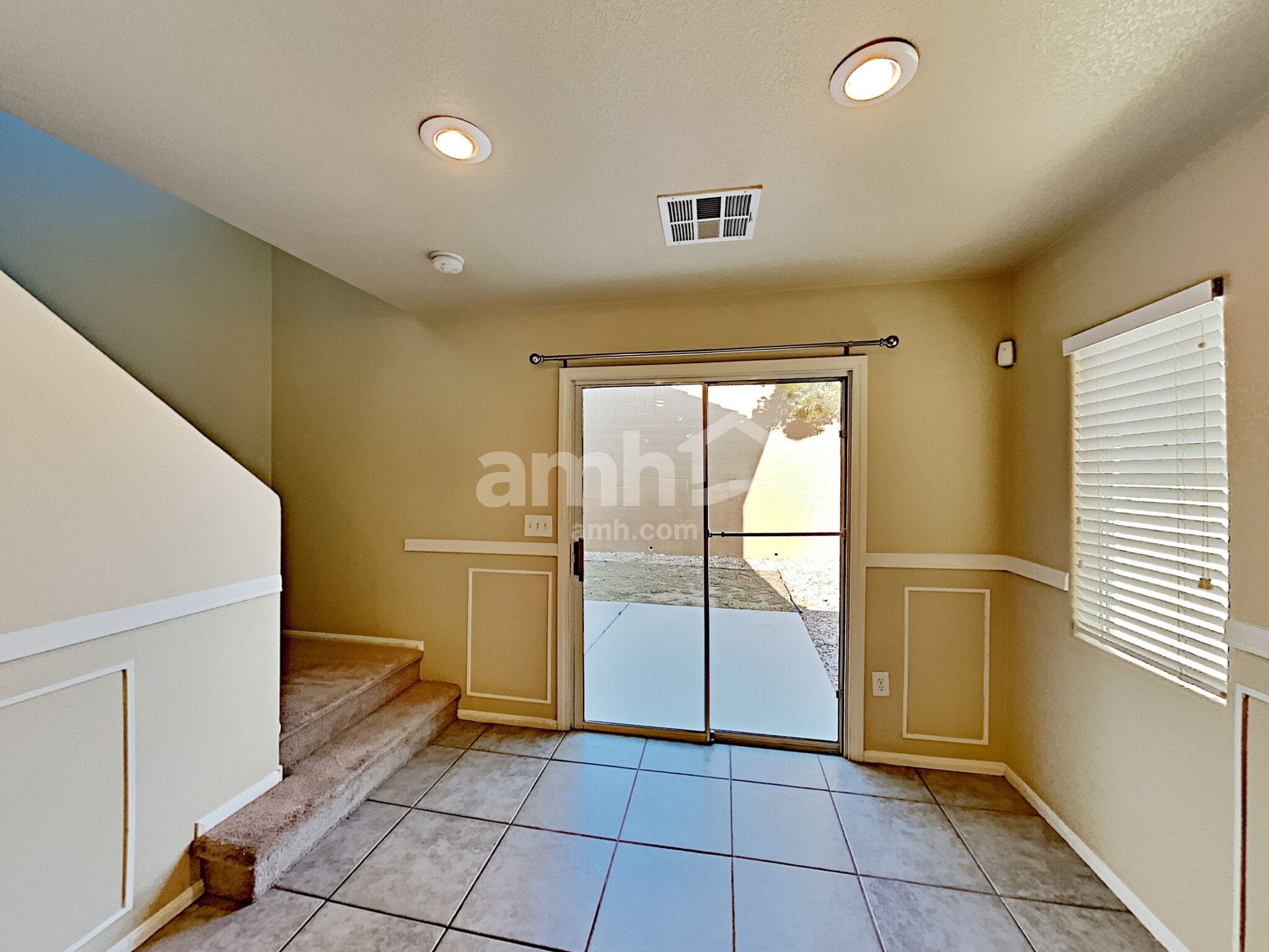 Building Photo - 10819 Hawthorne Berry St