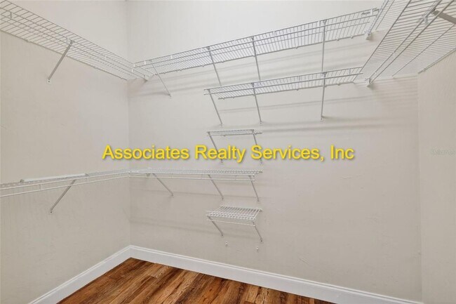 Building Photo - Move in Ready- Haile Plantation Chickasaw Way!