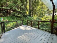 Building Photo - Charming upstairs Guerneville duplex. This home is close to town and has river access