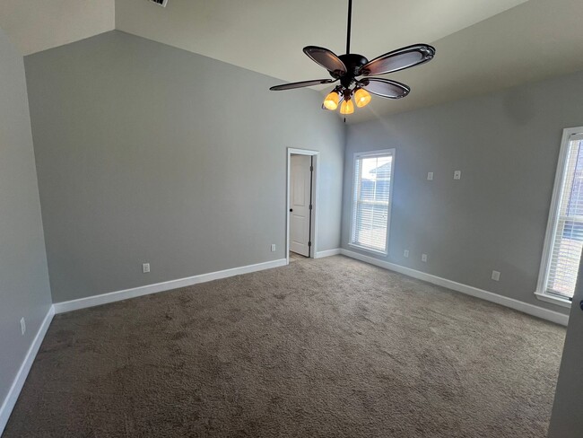 Building Photo - Fountain Crest Subdivision!