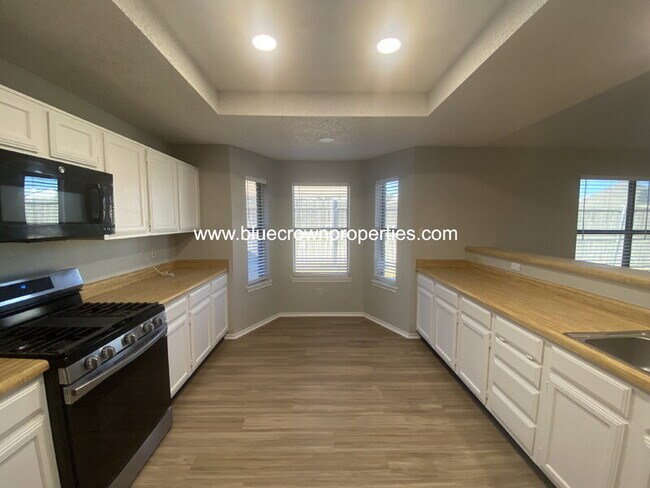 Building Photo - 1212 Case Dr