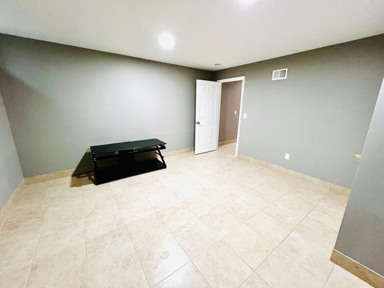 Building Photo - 2175 Forman Ct