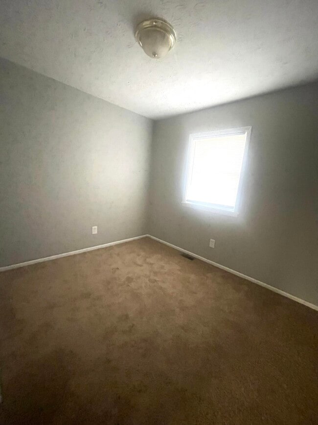 Building Photo - 3513 Sundart Dr