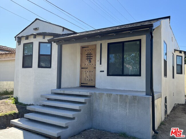 Building Photo - 3543 Homeland Dr