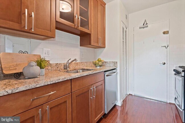 Building Photo - 1830 Columbia Pike