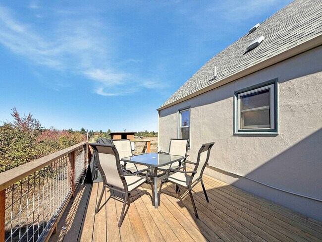 Building Photo - 1430 W Hendrickson Rd