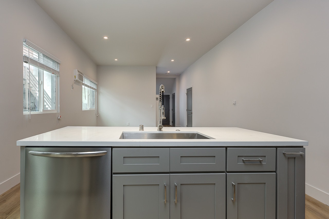 Building Photo - 1334 S Westlake Ave