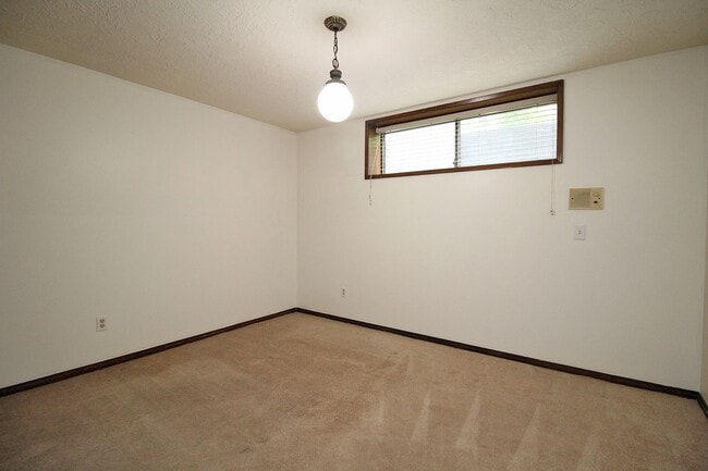 Building Photo - 2727 SE 58th Ave