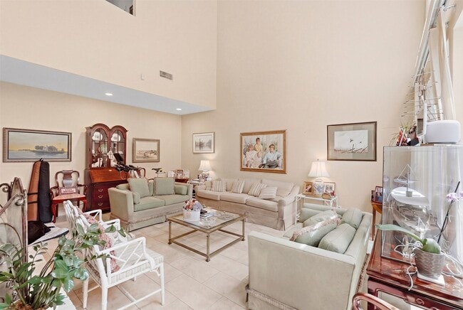 Building Photo - 10125 Valley Forge Dr