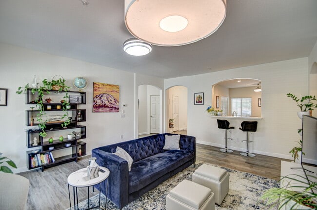 Building Photo - Del Rio Ranch Beauty