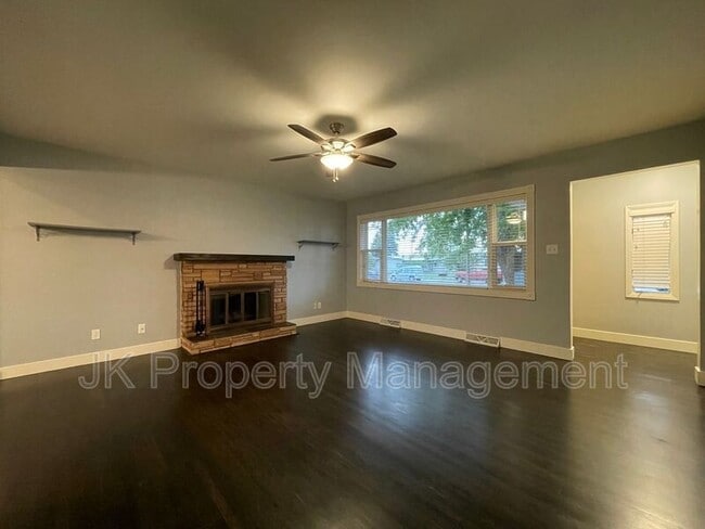 Building Photo - 4205 3rd Ave N