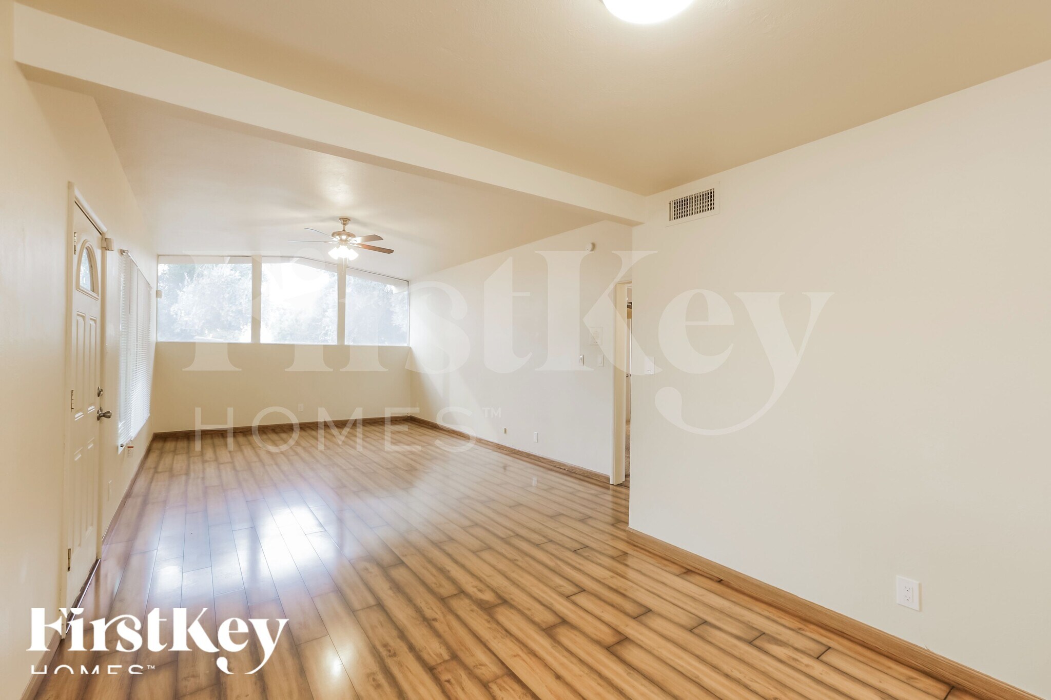 Building Photo - 4144 E Almeria Rd