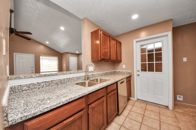 Building Photo - 16425 Monte Carlo Ln