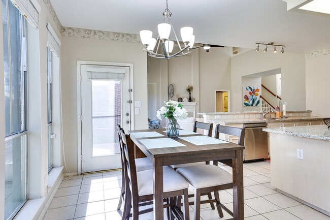 Building Photo - 5911 Indian Hills Ln