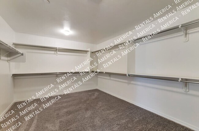 Building Photo - 10150 S Rolling Water Dr