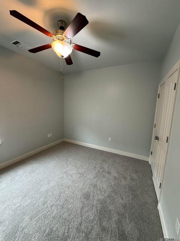 Building Photo - 8017 Seville Ct