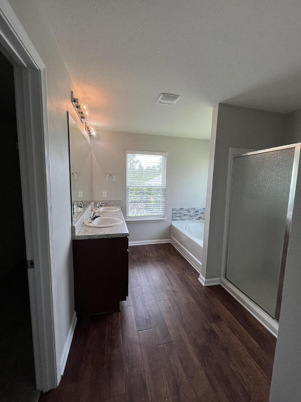 Building Photo - 4905 Kensington Ln