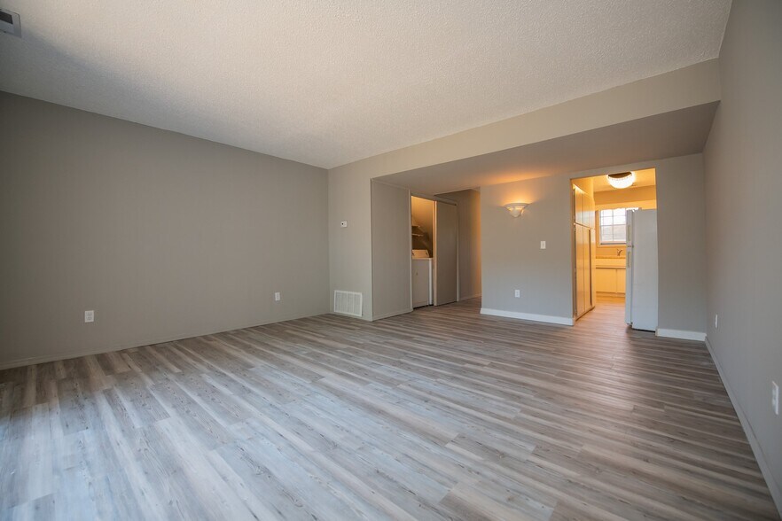 Building Photo - 2054 Garland Ave