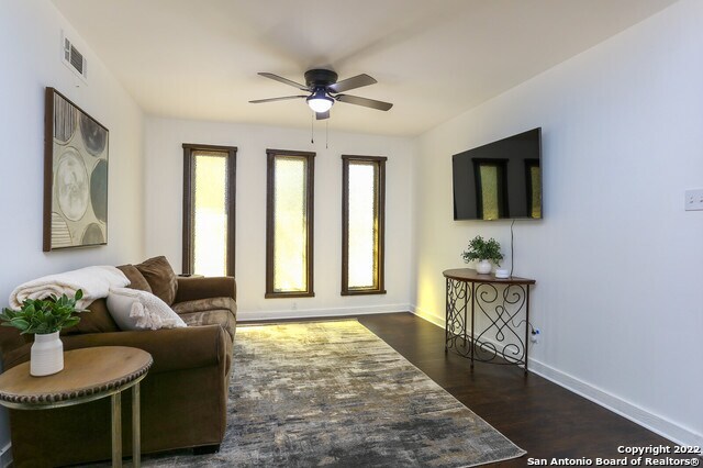 Building Photo - 1015 Cerro Alto Dr